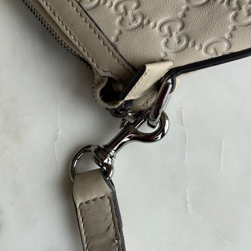 Gucci White Guccissima Leather GG Charm Convertible Bag – Good Conditi - Picture 12 of 15